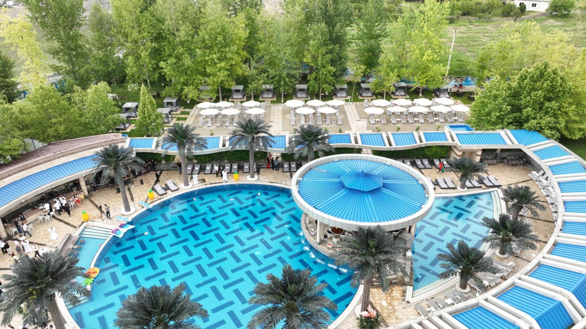 Multi Grand Pharaon Hotel Ptghni Esterno foto
