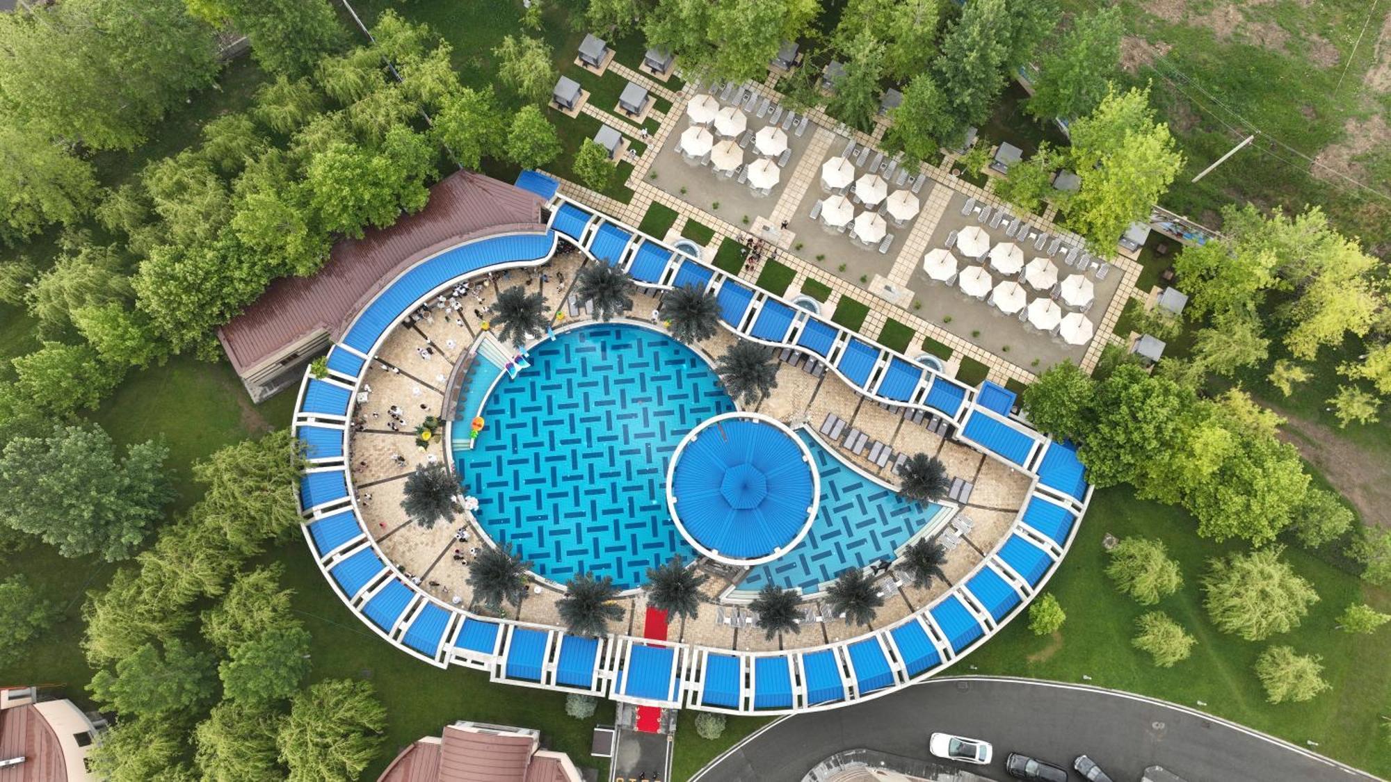Multi Grand Pharaon Hotel Ptghni Esterno foto