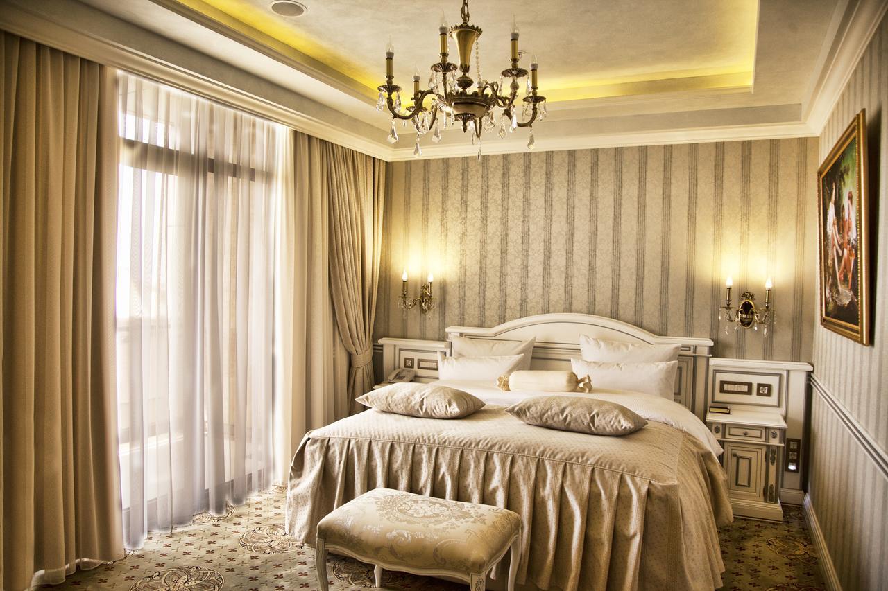 Multi Grand Pharaon Hotel Ptghni Esterno foto