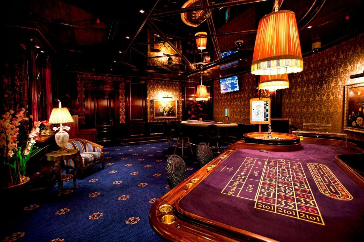 Multi Grand Pharaon Hotel Ptghni Esterno foto
