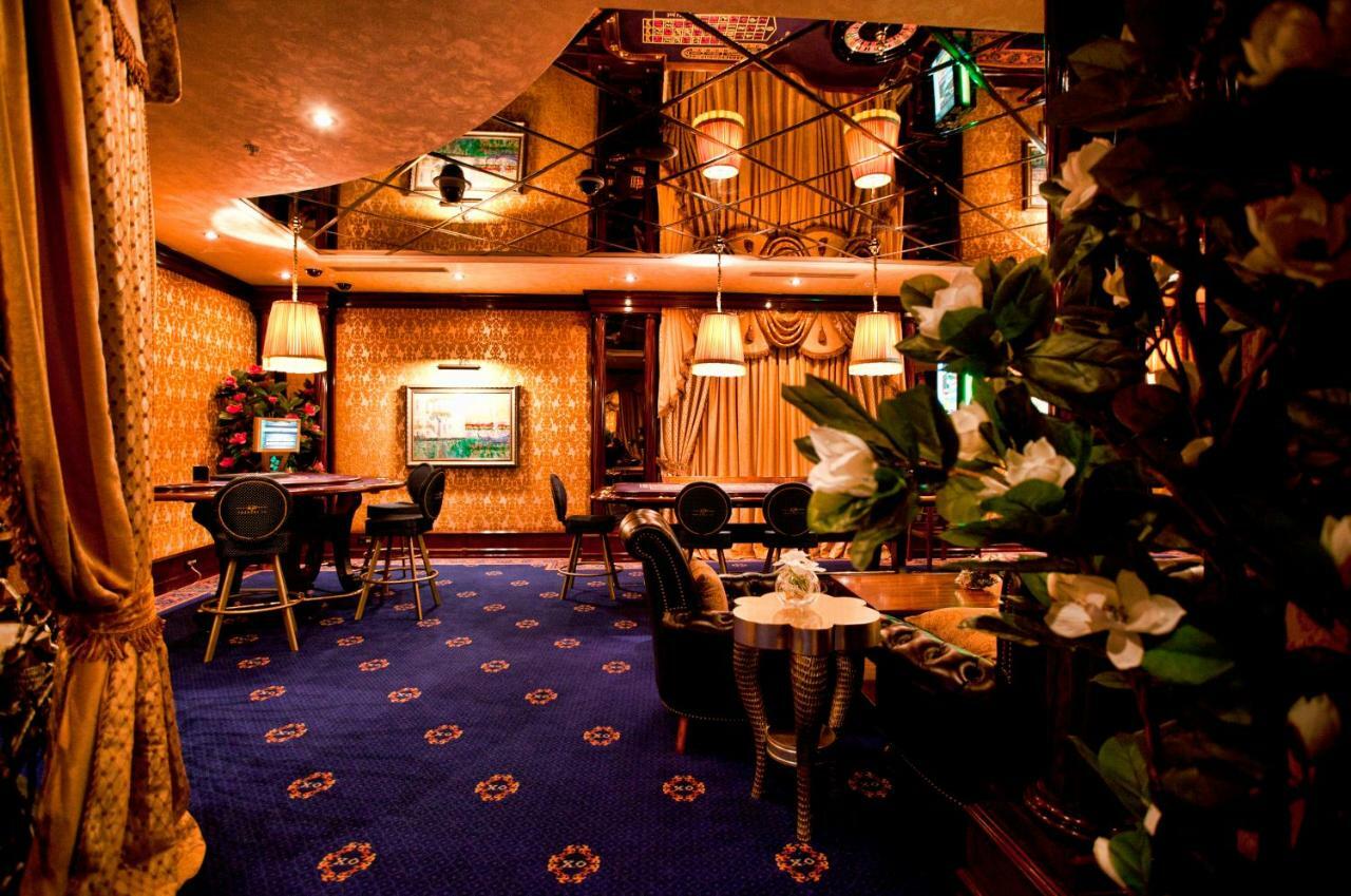 Multi Grand Pharaon Hotel Ptghni Esterno foto