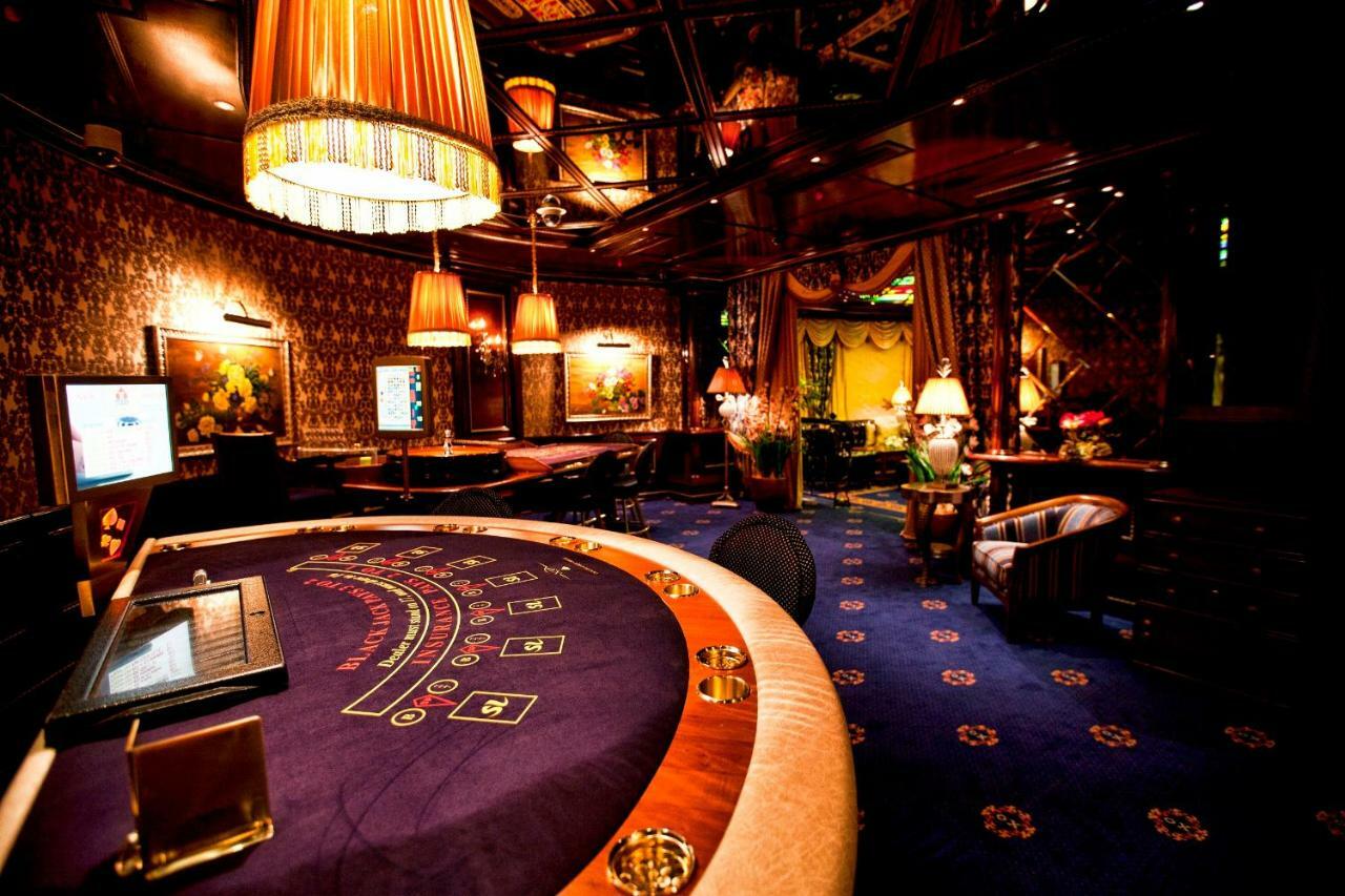 Multi Grand Pharaon Hotel Ptghni Esterno foto